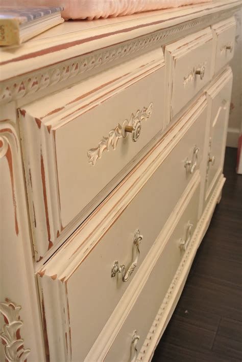 Warm Shabby Chic Baby Changing Table Ideas 31