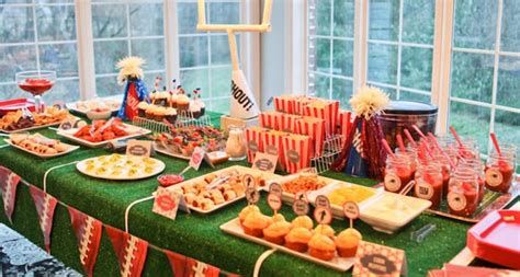 Adorable Super Bowl Table Decoration Ideas 09