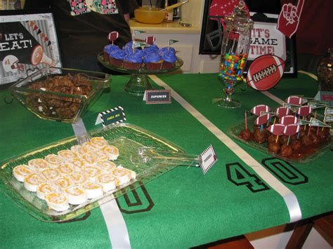 30+ Adorable Super Bowl Table Decoration Ideas – PinMomStuff