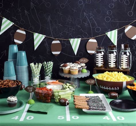 Adorable Super Bowl Table Decoration Ideas 16