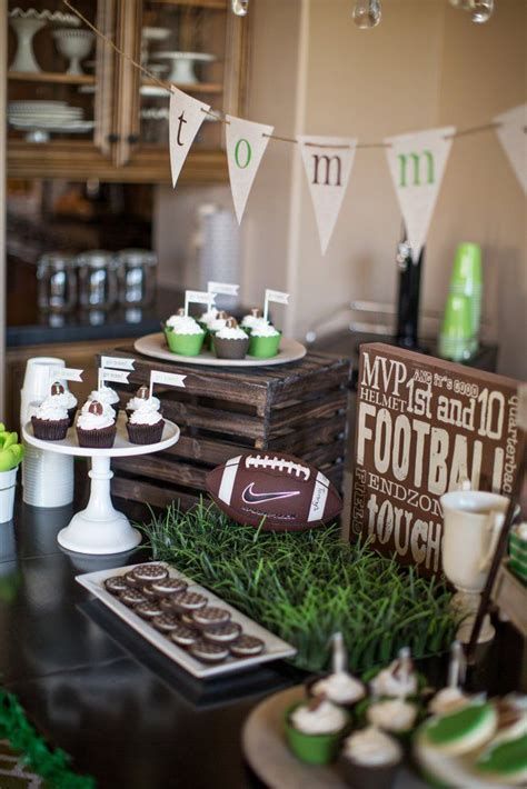 Adorable Super Bowl Table Decoration Ideas 20