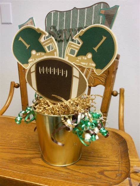 Adorable Super Bowl Table Decoration Ideas 23