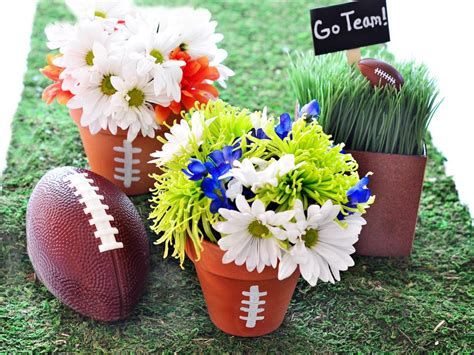 Adorable Super Bowl Table Decoration Ideas 31