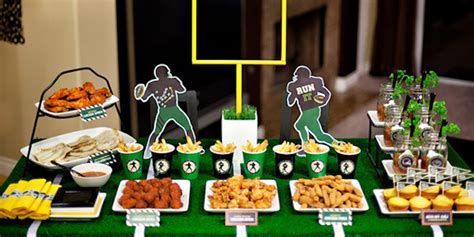 Adorable Super Bowl Table Decoration Ideas 33