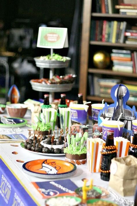 Adorable Super Bowl Table Decoration Ideas 40