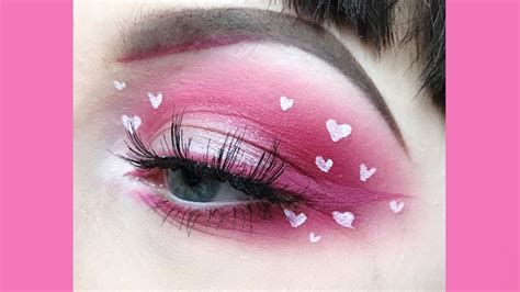 Adorable Valentines Day Makeup Look Ideas 13