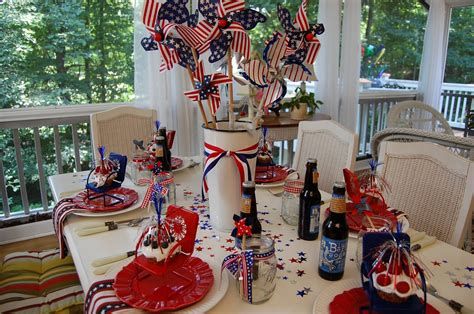 Amazing Patriotic Table Decorations Ideas 02