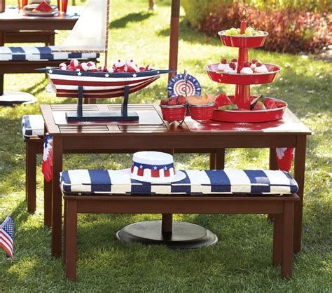 Amazing Patriotic Table Decorations Ideas 10