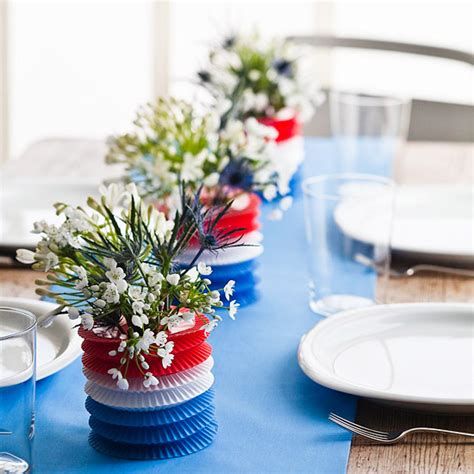 Amazing Patriotic Table Decorations Ideas 16