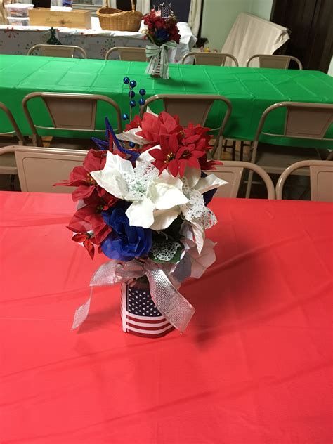 Amazing Patriotic Table Decorations Ideas 21