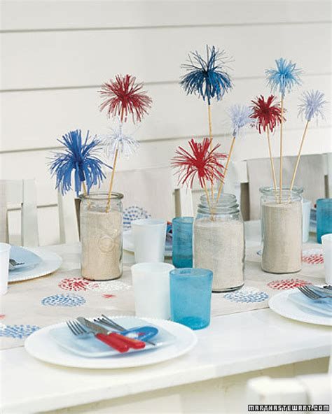 Amazing Patriotic Table Decorations Ideas 23