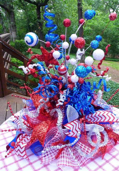 Amazing Patriotic Table Decorations Ideas 24