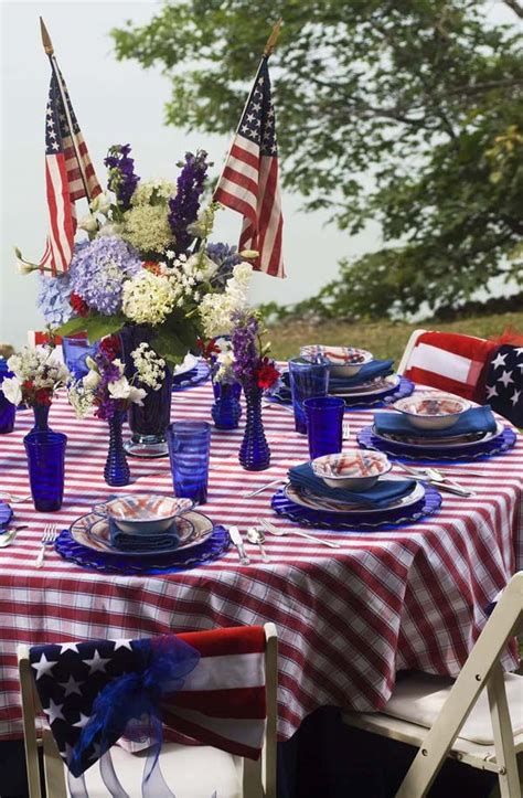 Amazing Patriotic Table Decorations Ideas 25