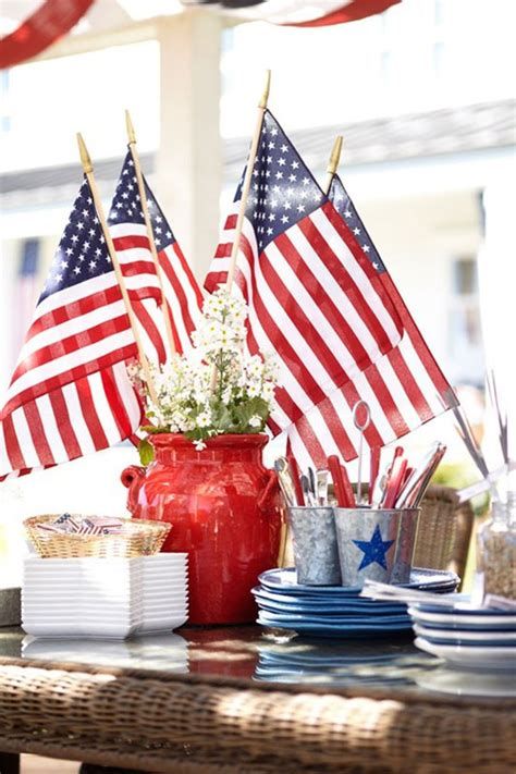 Amazing Patriotic Table Decorations Ideas 26