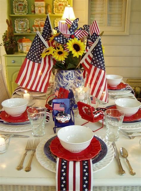 Amazing Patriotic Table Decorations Ideas 28