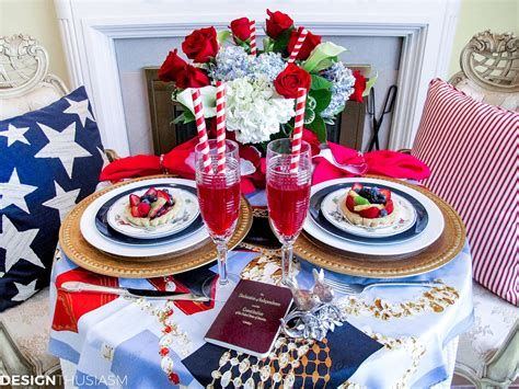 Amazing Patriotic Table Decorations Ideas 30