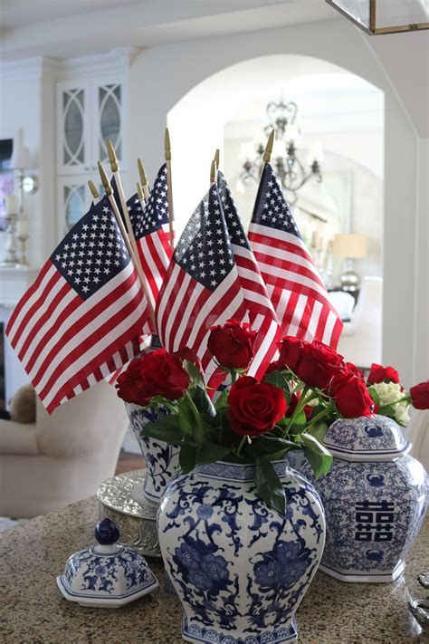 Amazing Patriotic Table Decorations Ideas 31