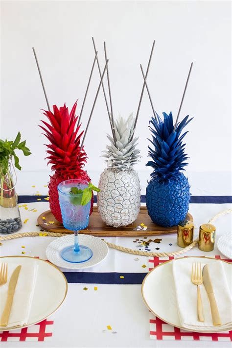 Amazing Patriotic Table Decorations Ideas 34