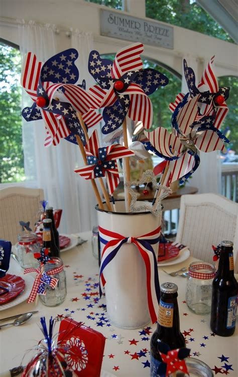 Amazing Patriotic Table Decorations Ideas 40