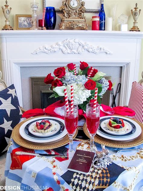 Amazing Patriotic Table Decorations Ideas 41