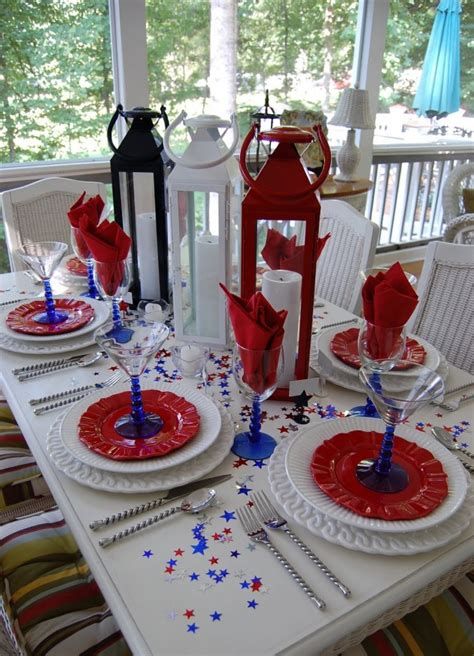 Amazing Patriotic Table Decorations Ideas 43