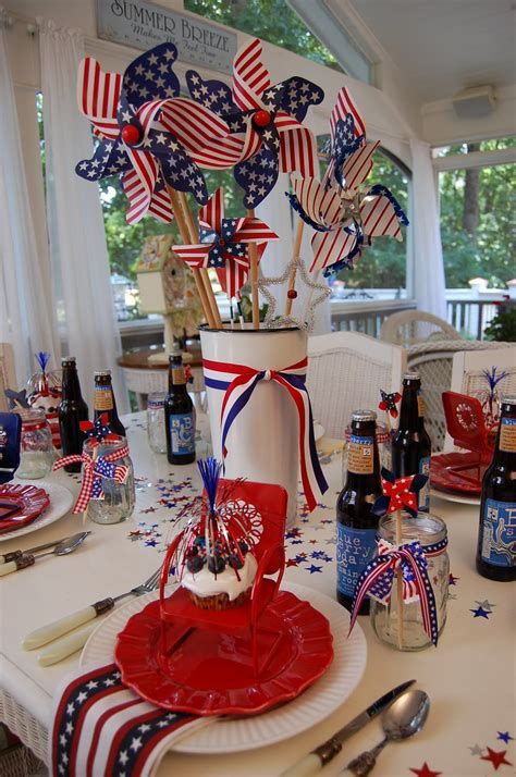 Amazing Patriotic Table Decorations Ideas 44