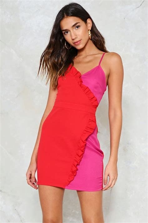 Amazing Pink And Red Dresses Ideas 29