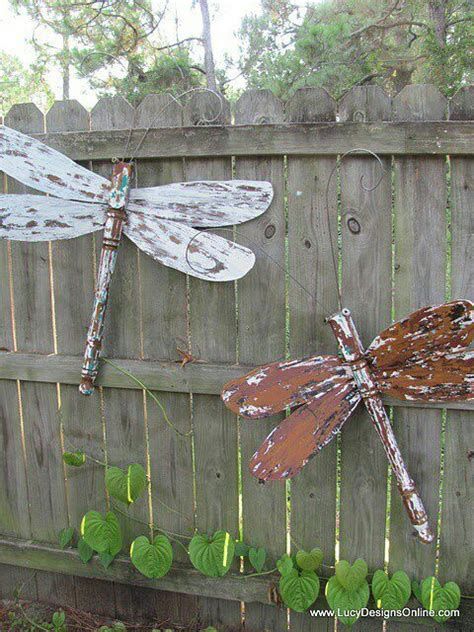 Amazing Wood Yard Art Ideas 39