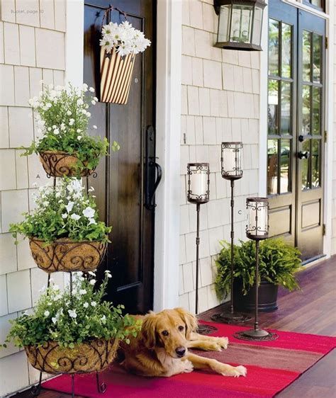 Comfortable Front Porch Decoration Ideas 07