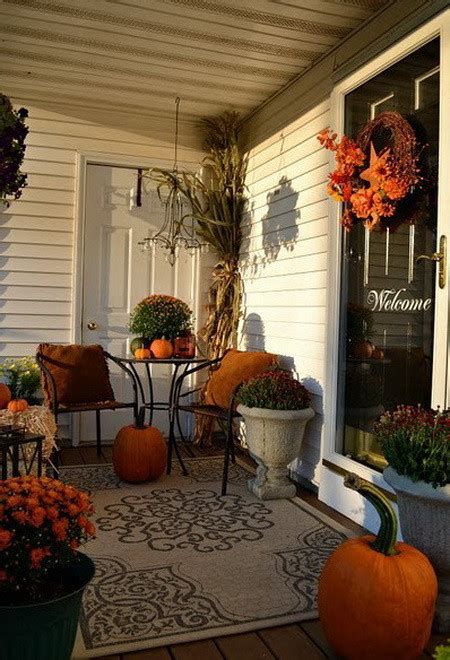 Comfortable Front Porch Decoration Ideas 12