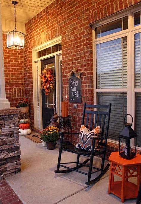 Comfortable Front Porch Decoration Ideas 22