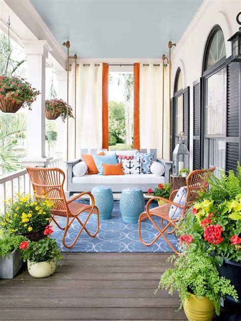 Comfortable Front Porch Decoration Ideas 40