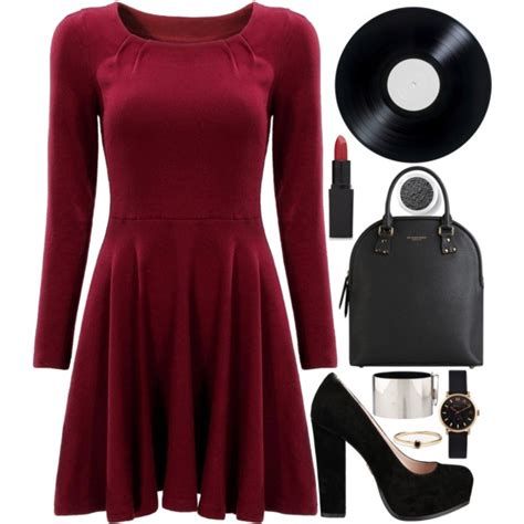 Comfortable Valentines Day Dinner Outfits 35