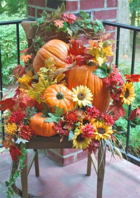 Cool Outdoor Autumn Decorating Ideas 02