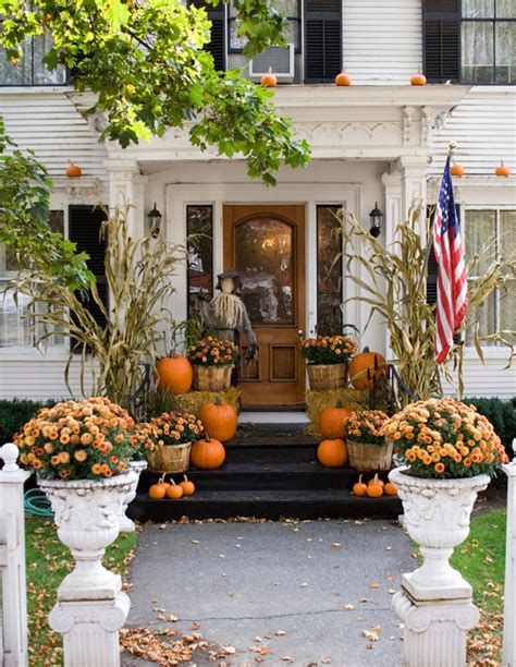 Cool Outdoor Autumn Decorating Ideas 04