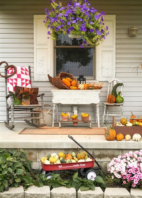 Cool Outdoor Autumn Decorating Ideas 13