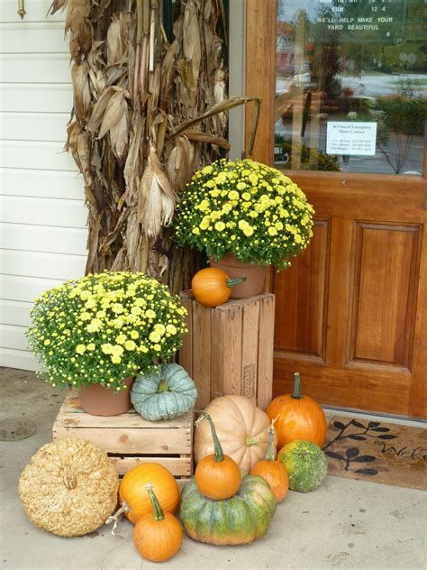 Cool Outdoor Autumn Decorating Ideas 20