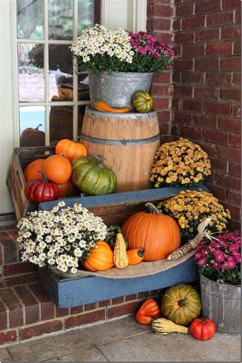 Cool Outdoor Autumn Decorating Ideas 27