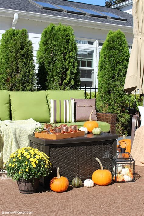Cool Outdoor Autumn Decorating Ideas 30