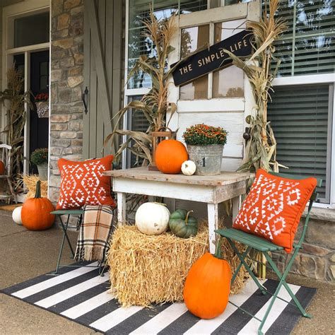 Cool Outdoor Autumn Decorating Ideas 34