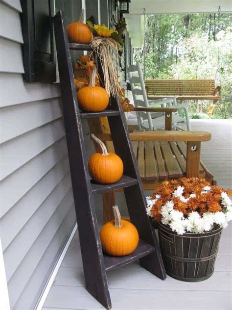 Cool Outdoor Autumn Decorating Ideas 36
