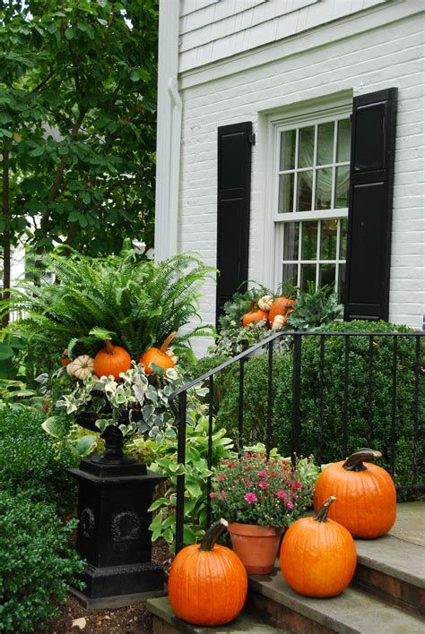 Cool Outdoor Autumn Decorating Ideas 39