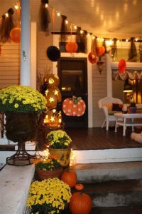 Cool Outdoor Autumn Decorating Ideas 42