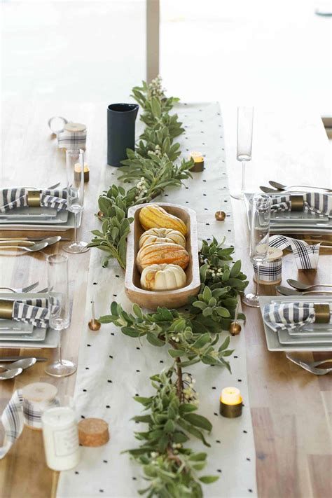 Cool Table Centerpiece For Thanksgiving 22