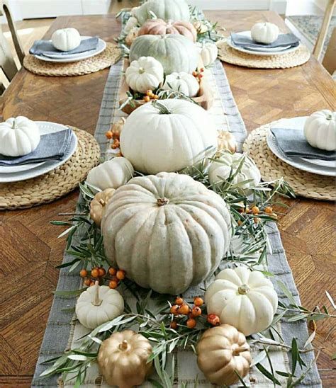 Cool Table Centerpiece For Thanksgiving 29