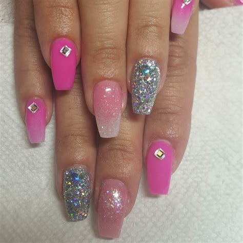 Inspiring Silver And Pink Nails 40