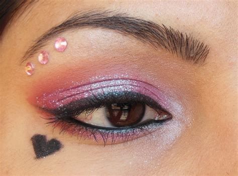 Lovely Valentines Day Eye Makeup 02