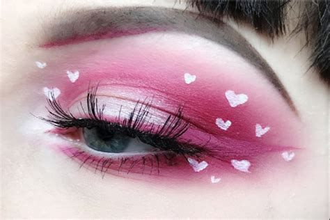 Lovely Valentines Day Eye Makeup 28