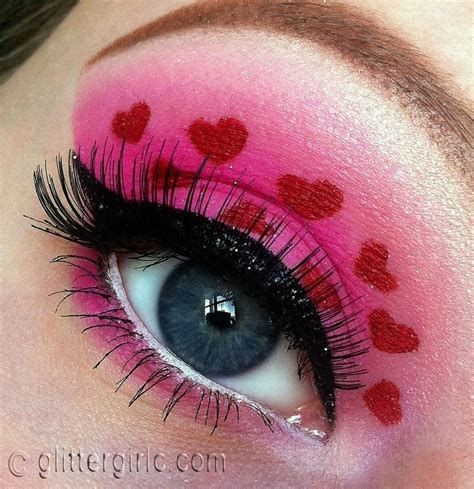 Lovely Valentines Day Eye Makeup 34