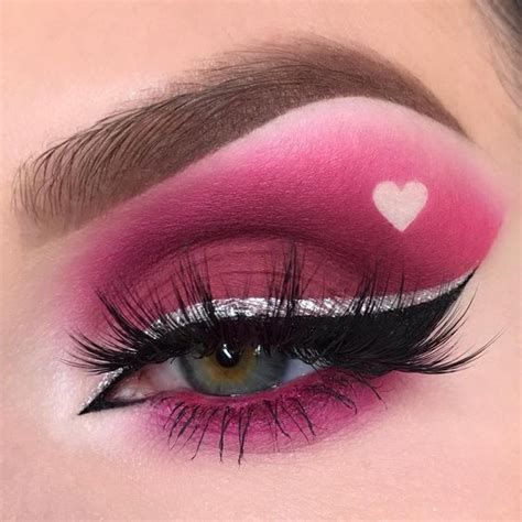 Lovely Valentines Day Eye Makeup 42